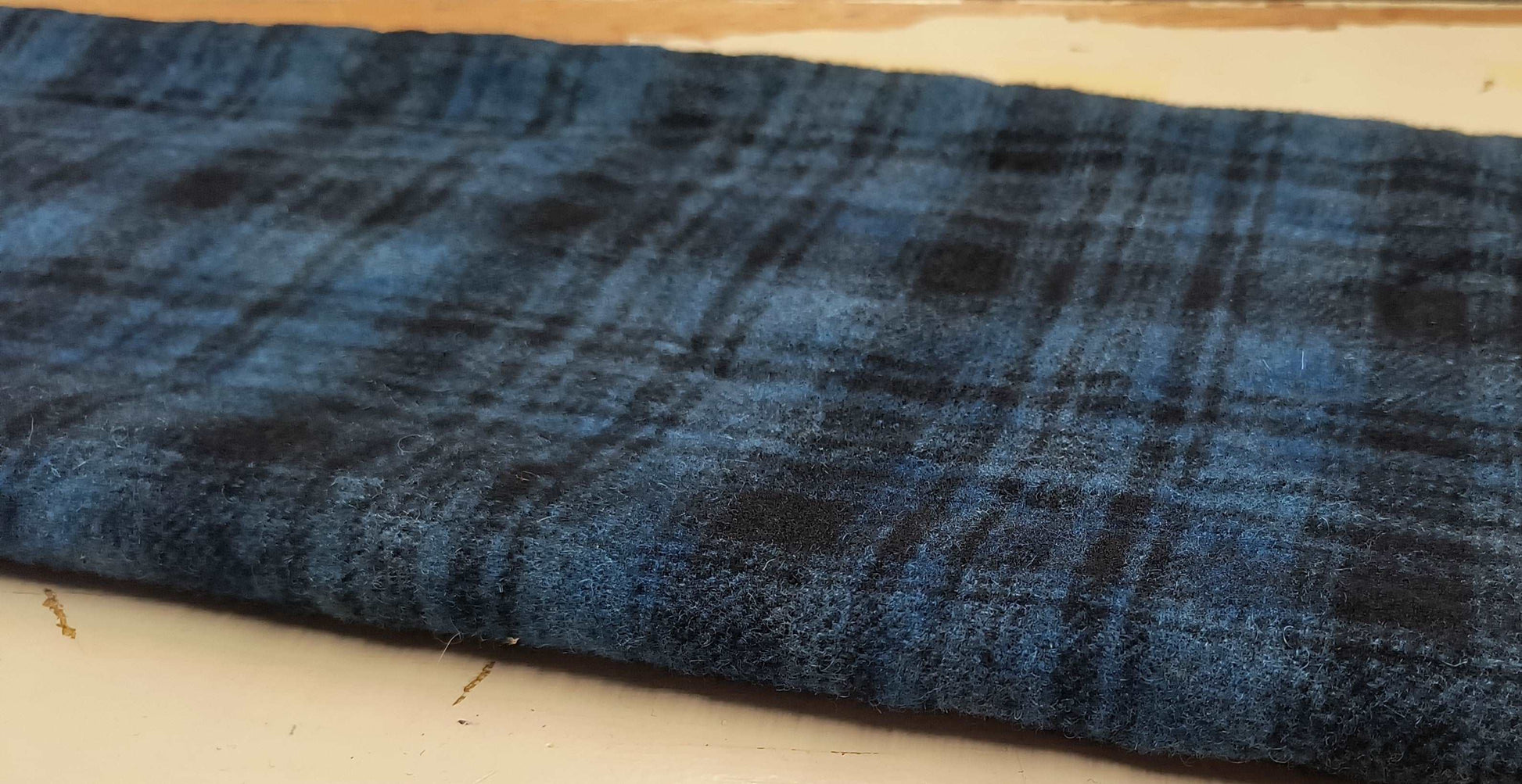 BLUE (Mottled) Hand Dyed Plaid Wool (Dark)