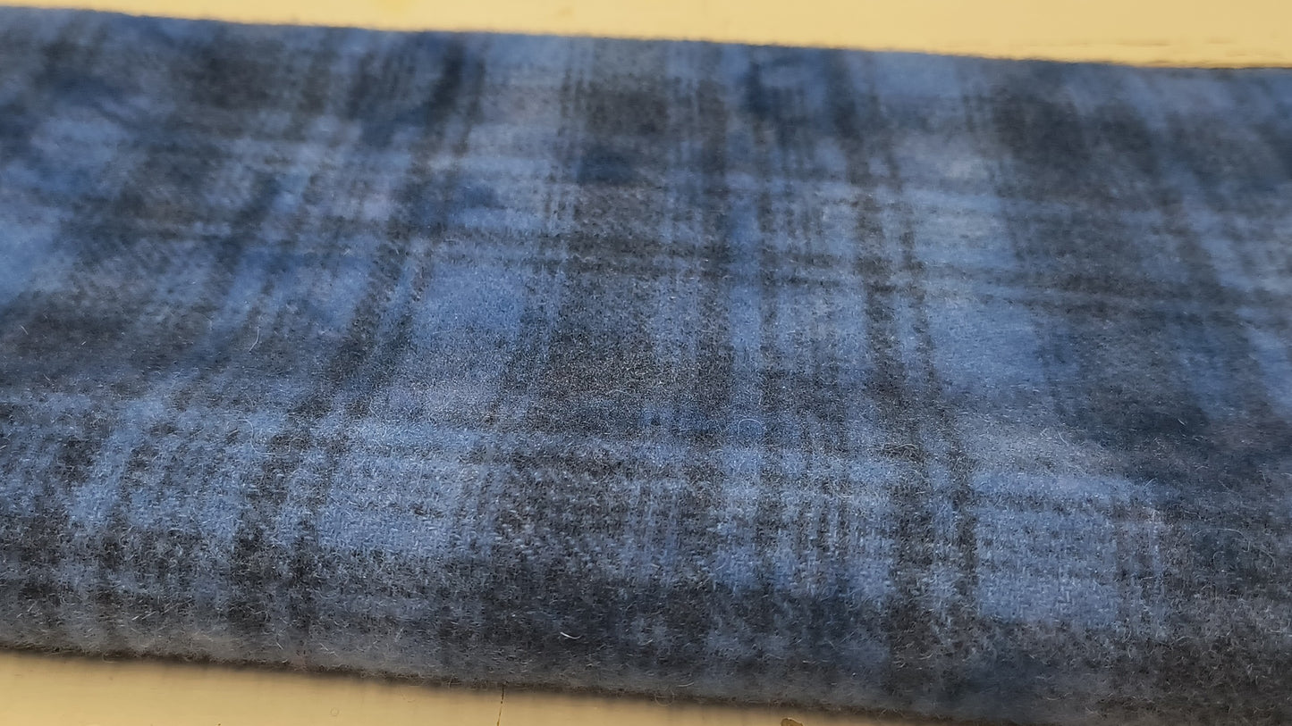 CORNFLOWER 01 M Hand Dyed Plaid Wool (Medium)