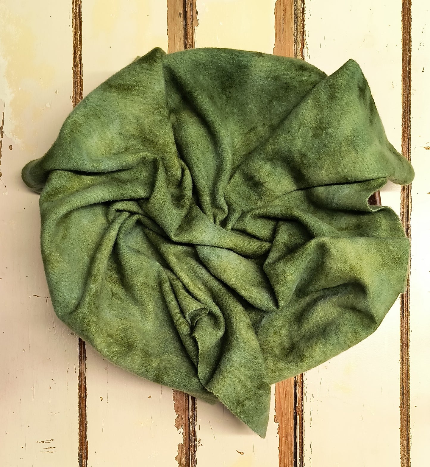 MOSS GREEN VALUES M | Set of 4 Hand Dyed Wool