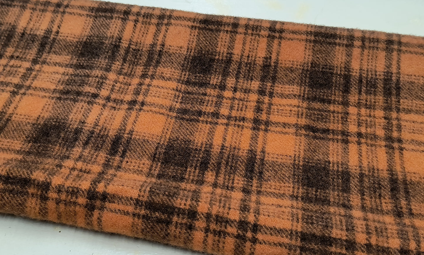 TIGER LILY 01 M Hand Dyed Plaid Wool (Medium)