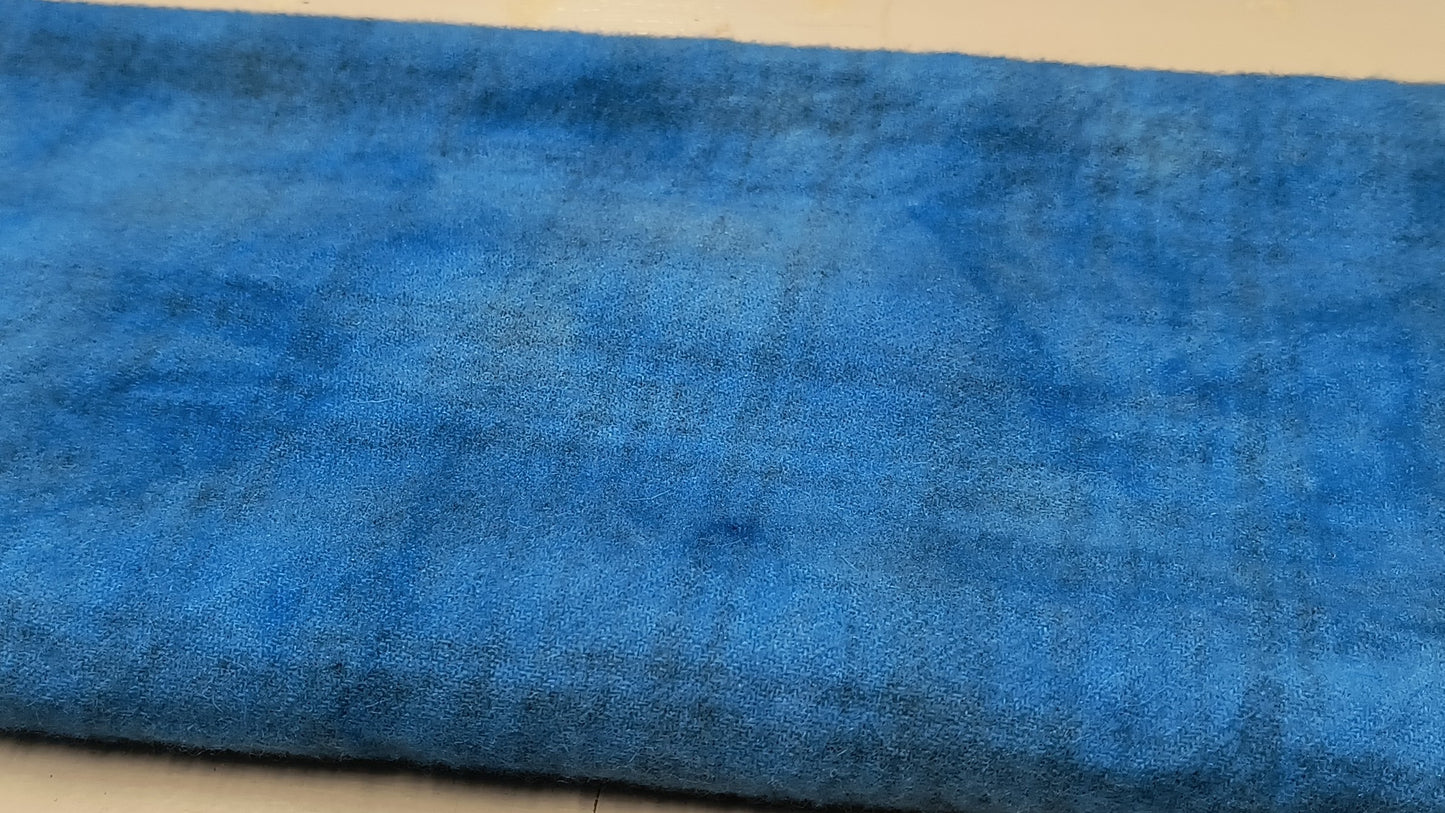 BLUE 01 M Hand Dyed Plaid Wool (Light)