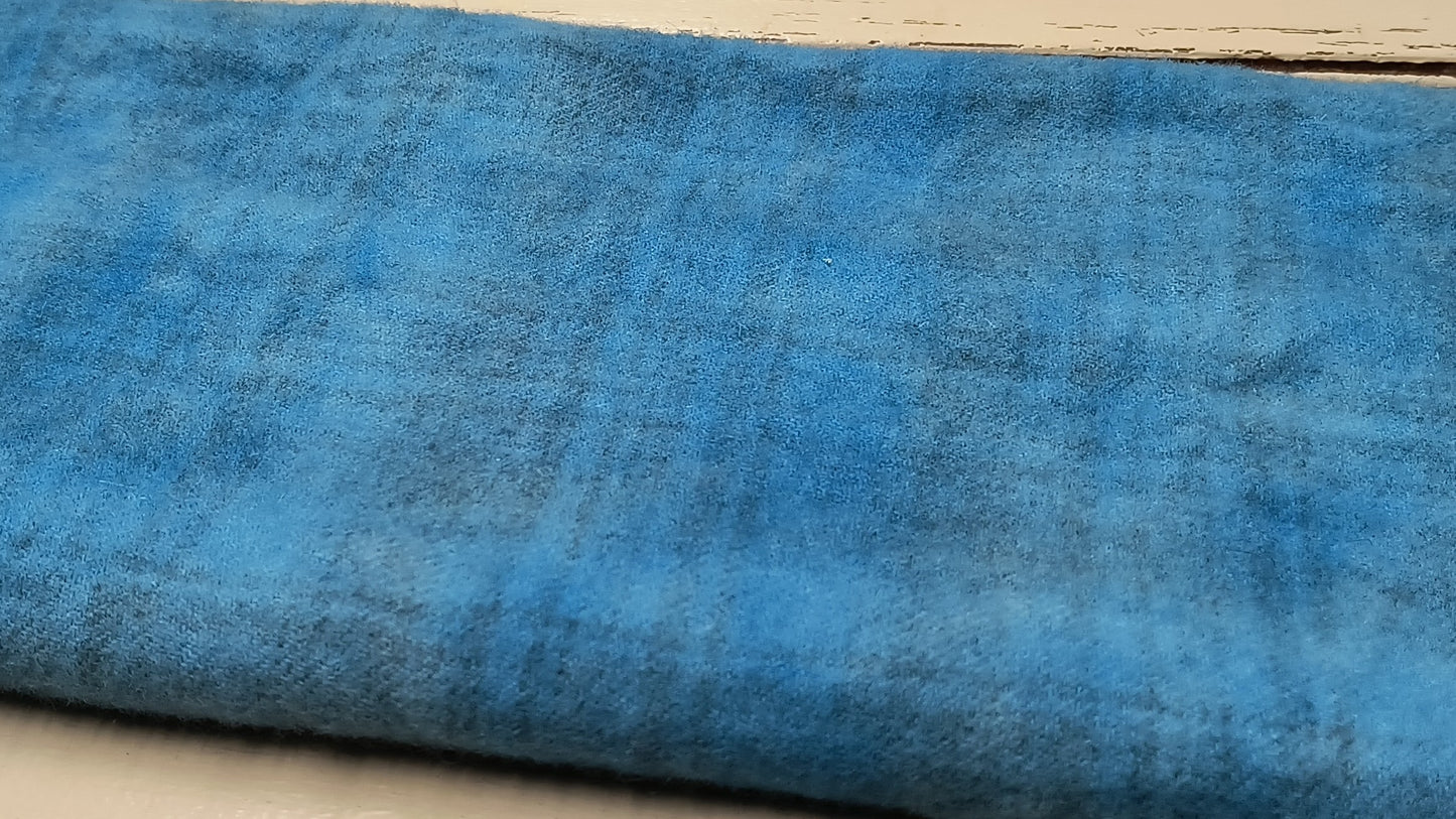 BRIGHT BLUE 01 M Hand Dyed Plaid Wool (Light)