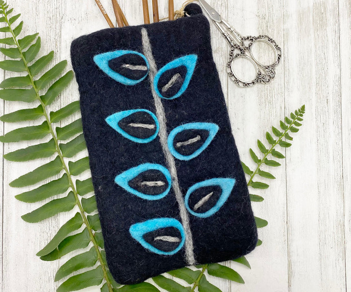 Climbing Vine Needle Case by Frabjous Fibers